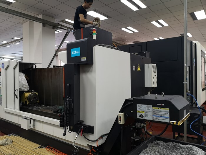 數控機(ji)床 數控(kong)機床