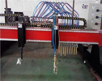 等離子(zi)數控切(qiē)割機