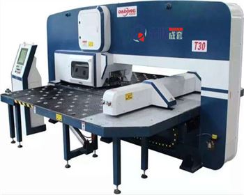 新(xin)疆閉式液壓(yā)數控轉塔沖(chong)床