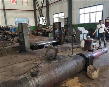 液壓三(sān)輥卷闆機大(da)修改造