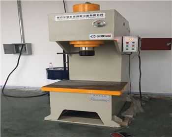 單柱(zhu)液壓機維(wéi)修改造